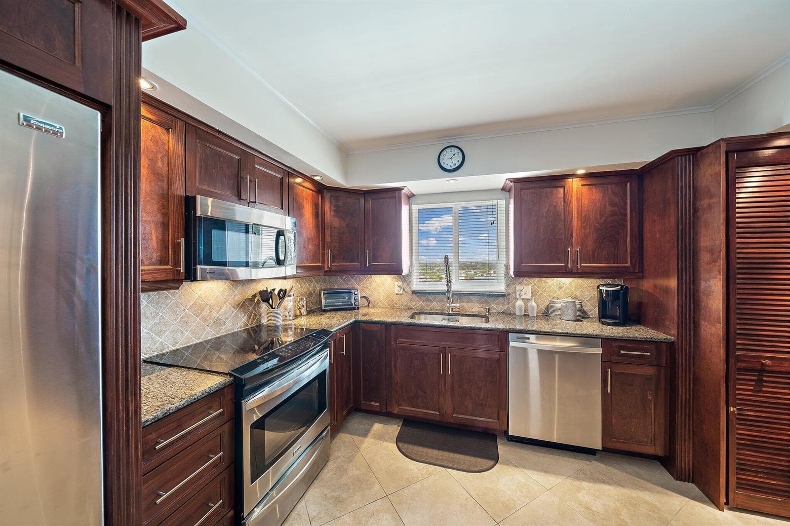 301 Lake Shore Drive 802 photo 20