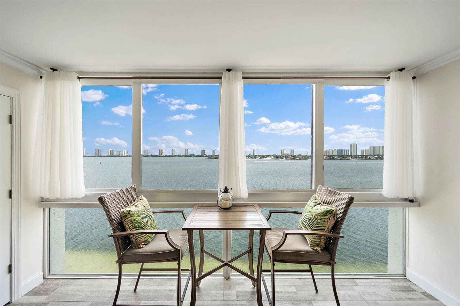301 Lake Shore Drive 802 photo 4