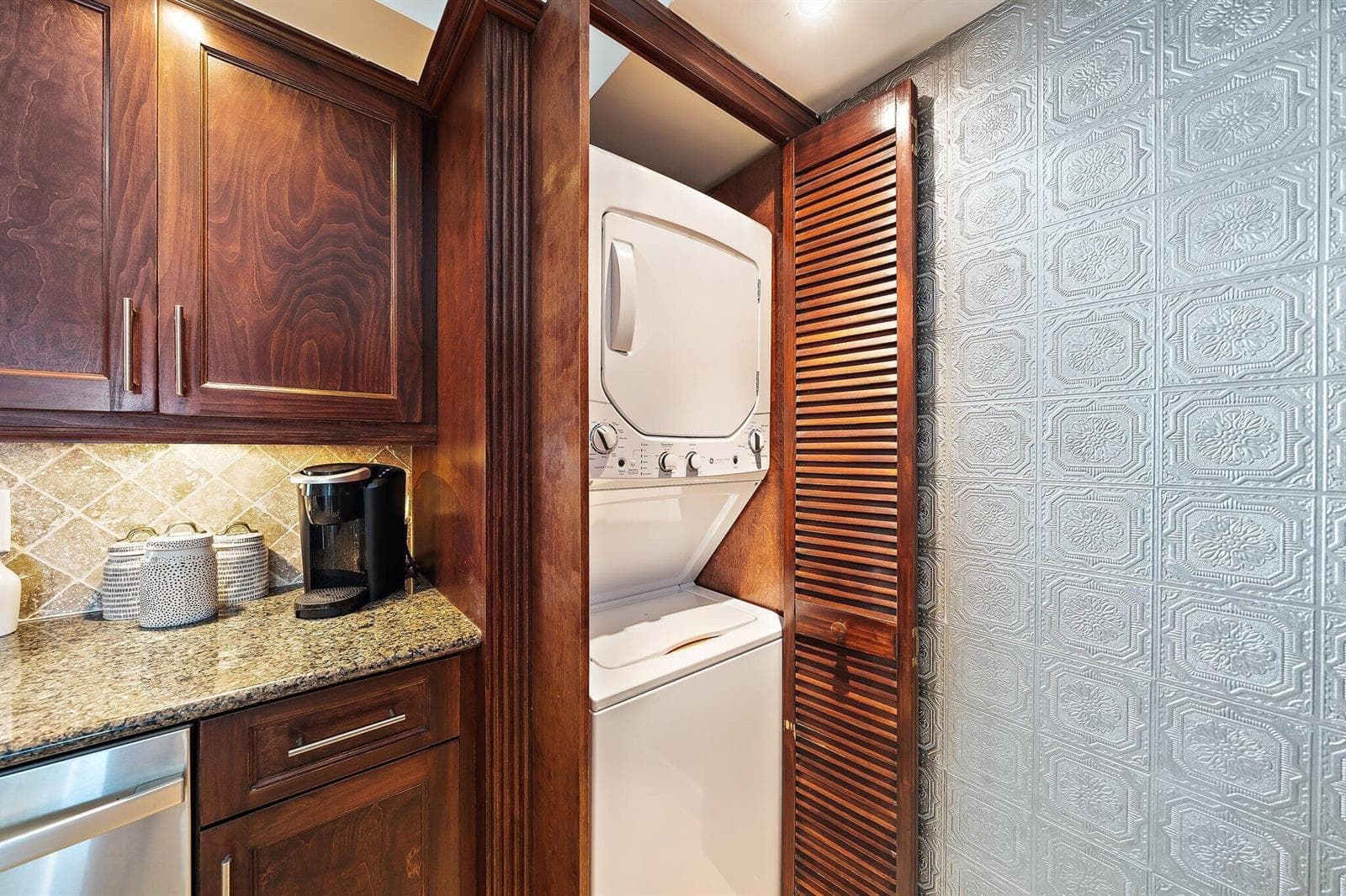 301 Lake Shore Drive 802 photo 21