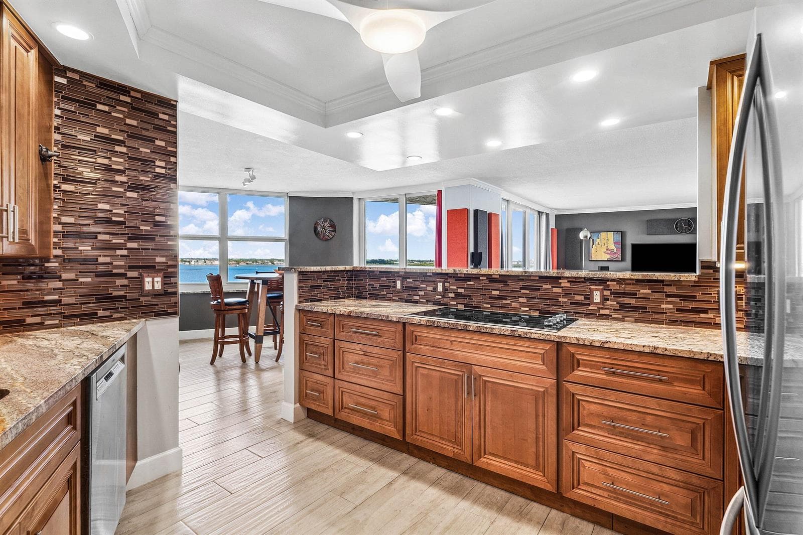 5420 N Ocean Drive 905 photo 9