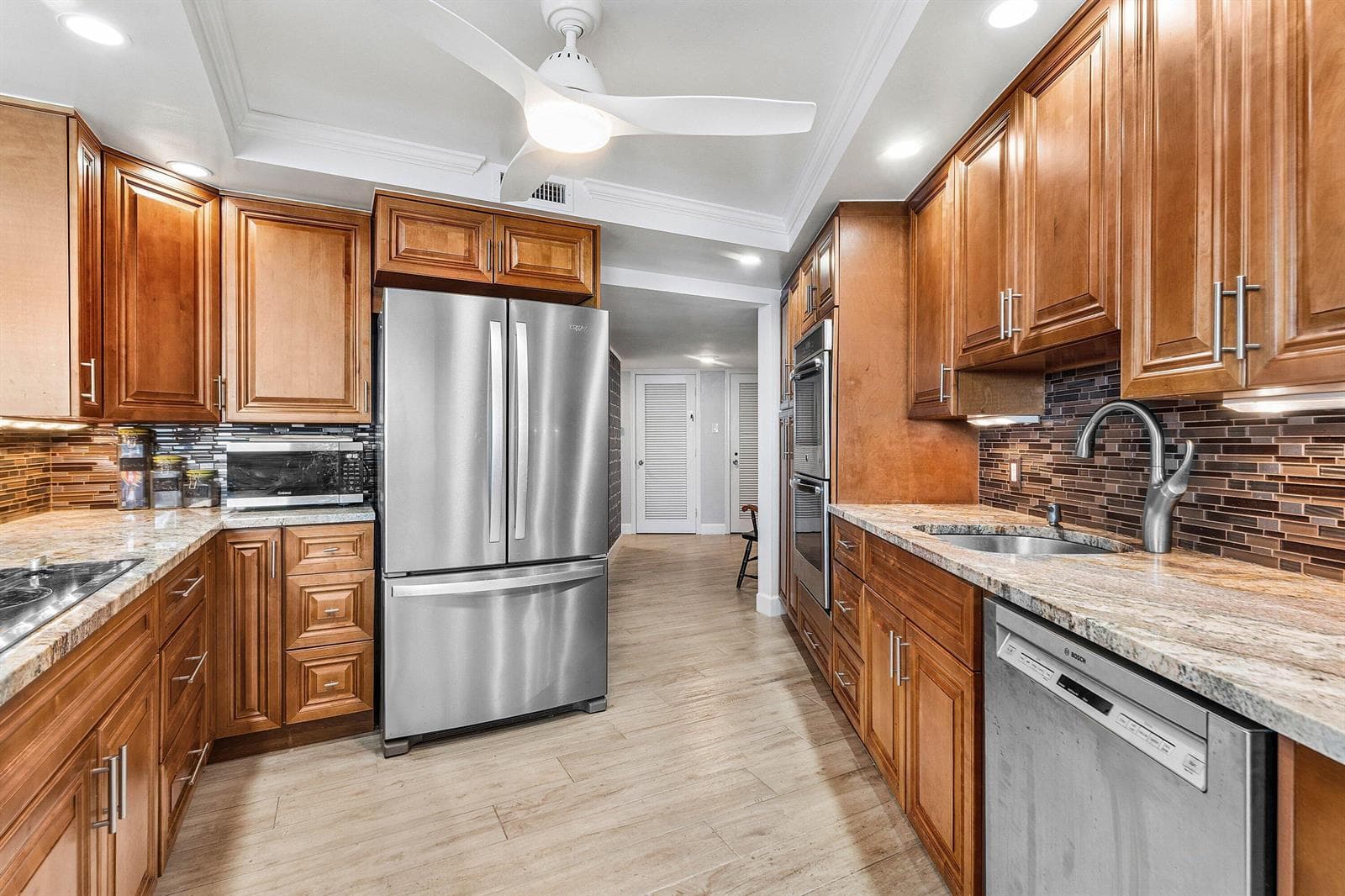 5420 N Ocean Drive 905 photo 11