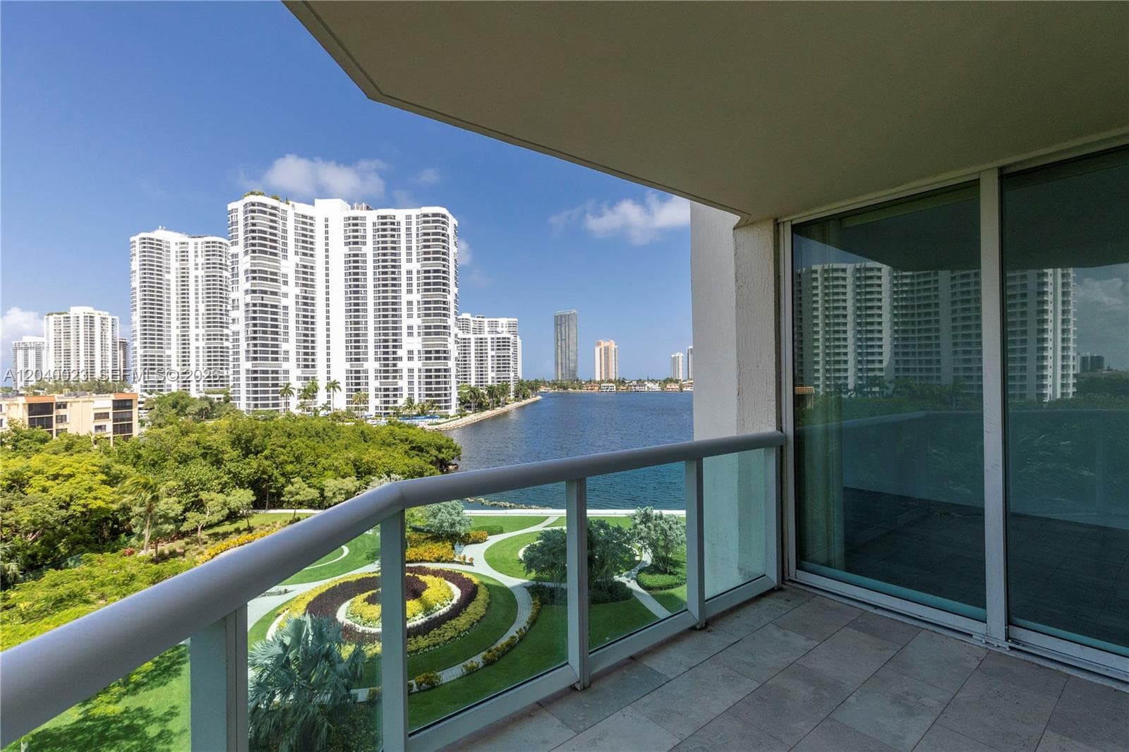 3370 Hidden Bay Dr 602 photo 2