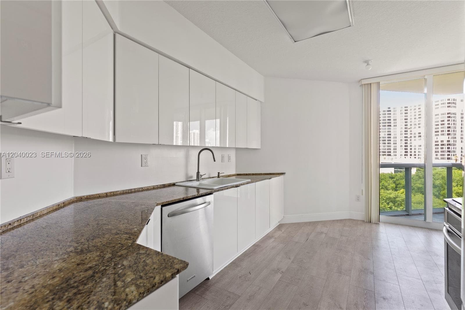 3370 Hidden Bay Dr 602 photo 7