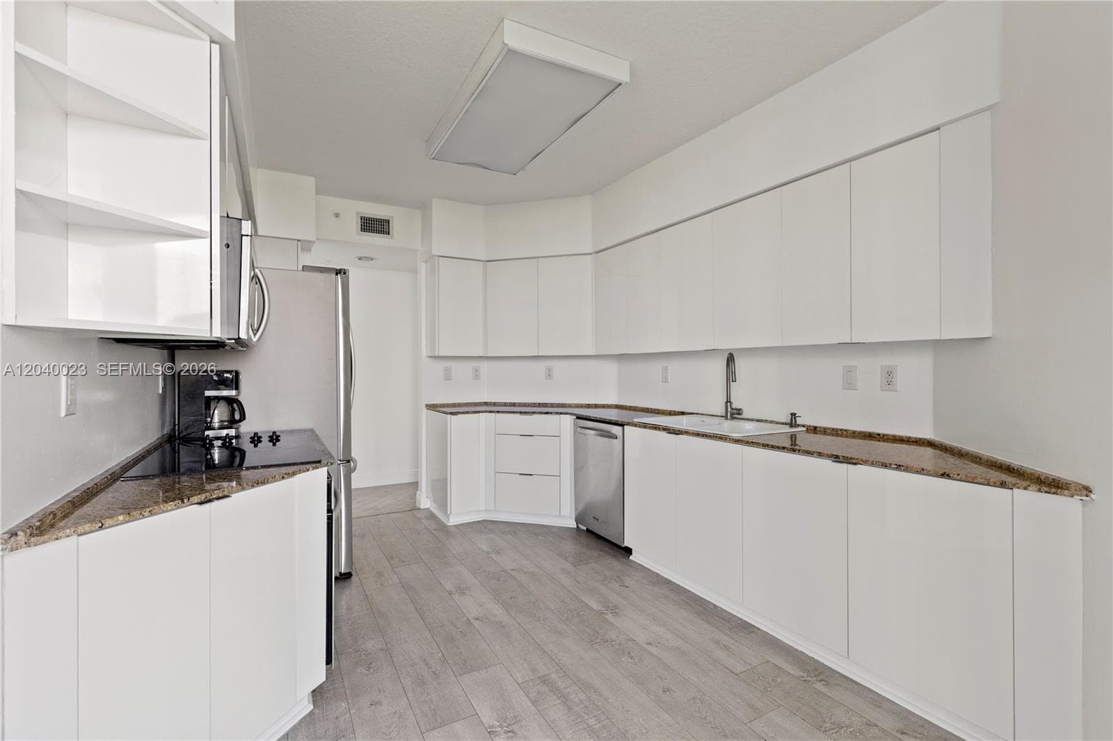 3370 Hidden Bay Dr 602 photo 9