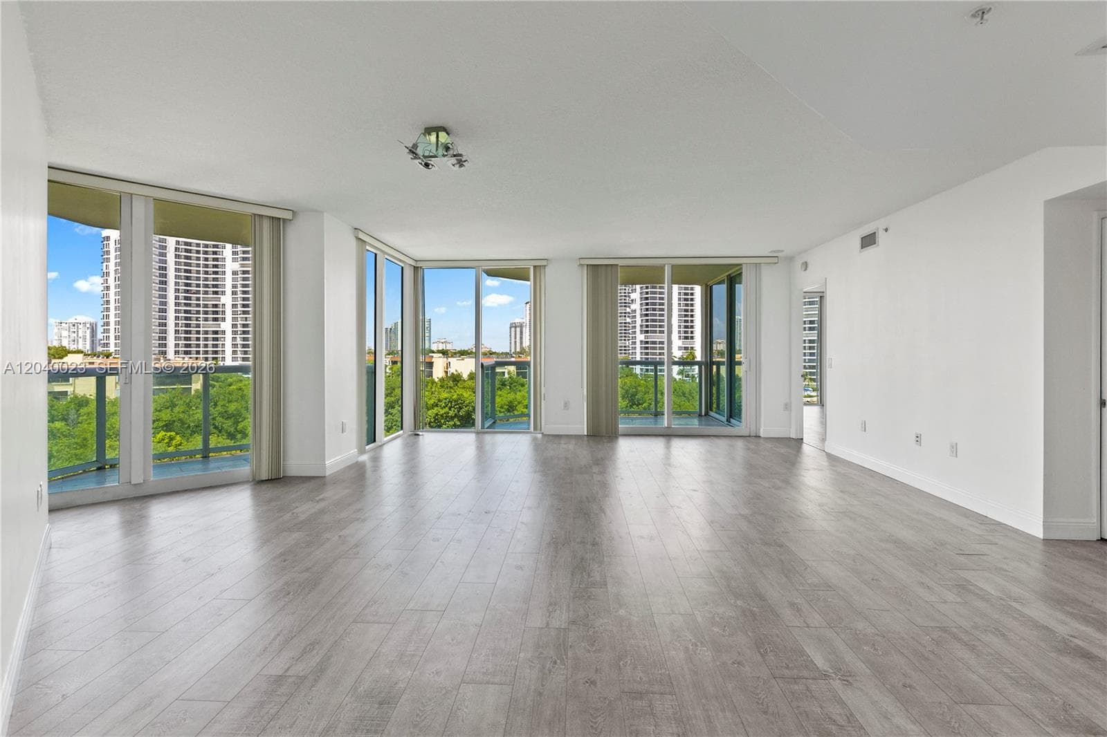 3370 Hidden Bay Dr 602 photo 4