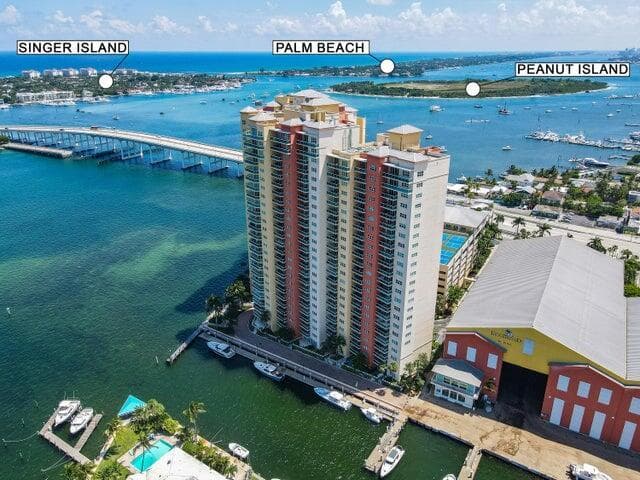 2650 Lake Shore Drive 106 photo 2