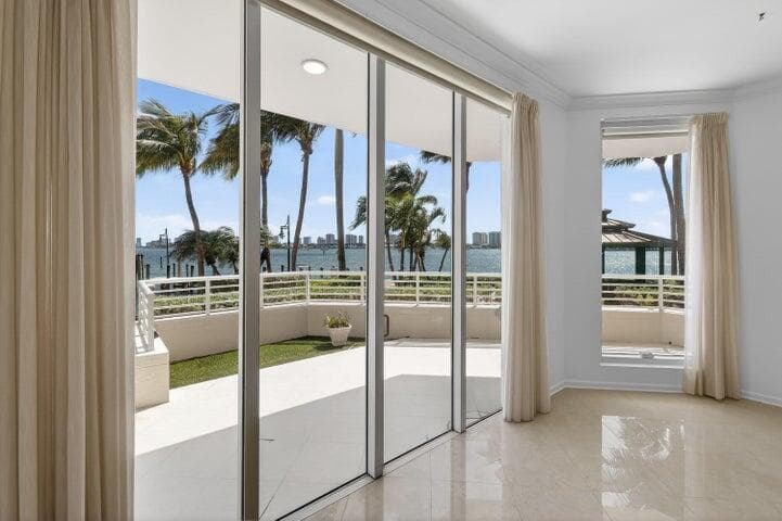 2650 Lake Shore Drive 106 photo 12