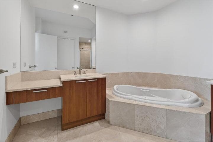 2650 Lake Shore Drive 106 photo 22
