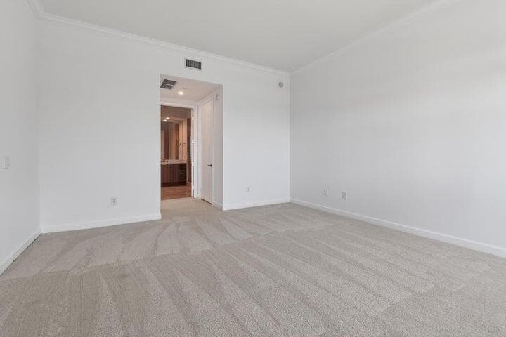 2650 Lake Shore Drive 106 photo 20