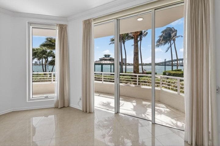 2650 Lake Shore Drive 106 photo 14