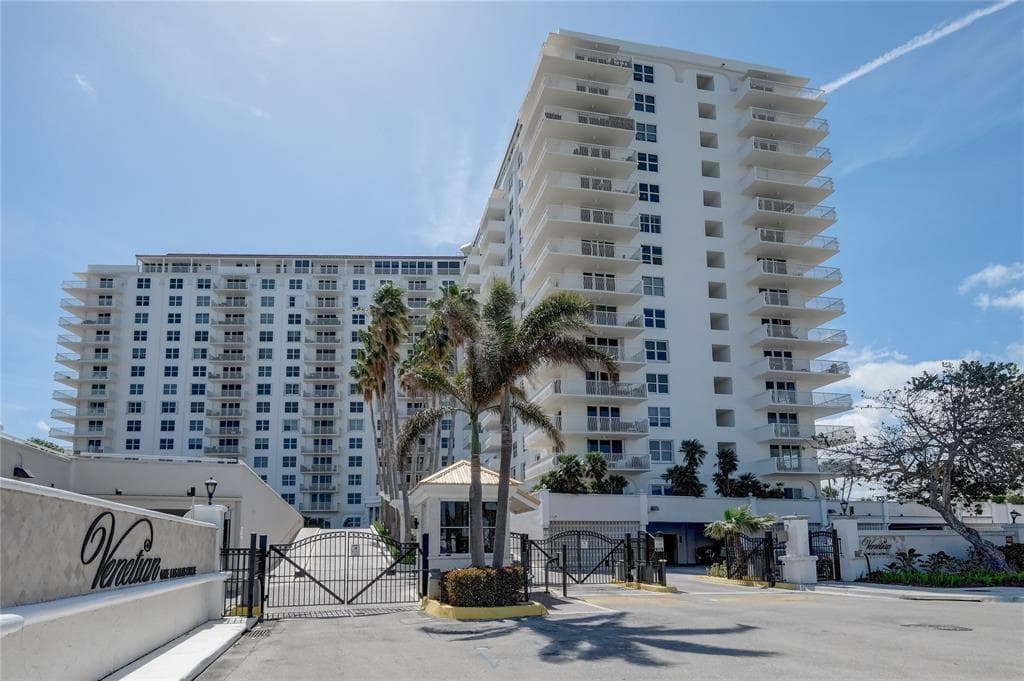 1 Las Olas Circle 905 photo 23