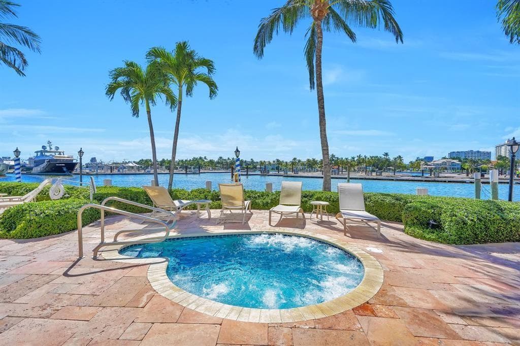 1 Las Olas Circle 905 photo 17