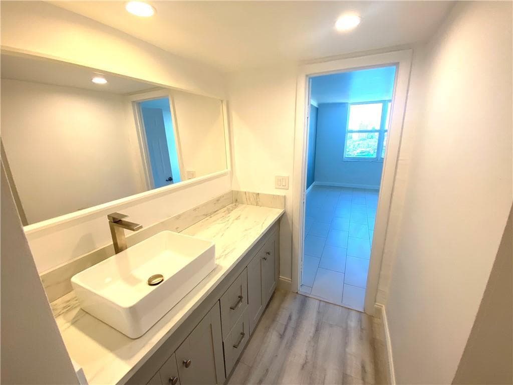 1 Las Olas Circle 905 photo 12
