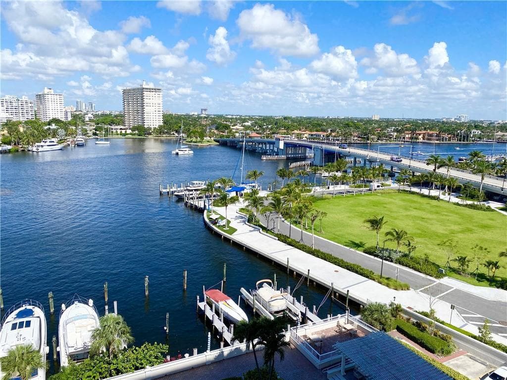 1 Las Olas Circle 905 photo 1