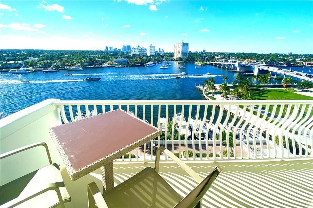 1 Las Olas Circle 905 photo 4