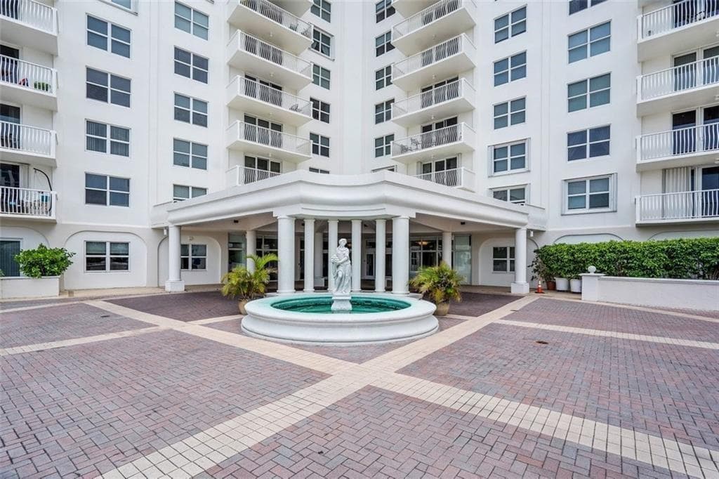 1 Las Olas Circle 905 photo 25