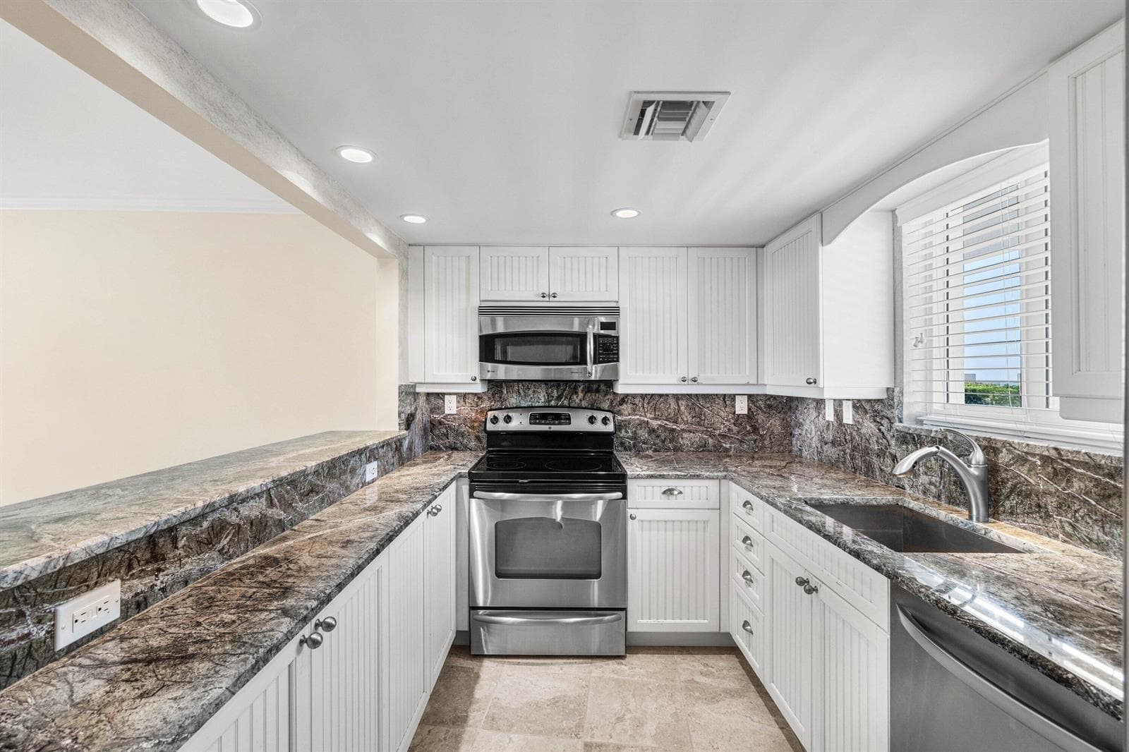2505 S Ocean Boulevard 515 photo 11