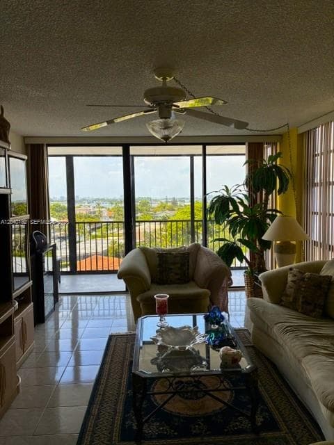 2500 NE 135th St C611 photo 2