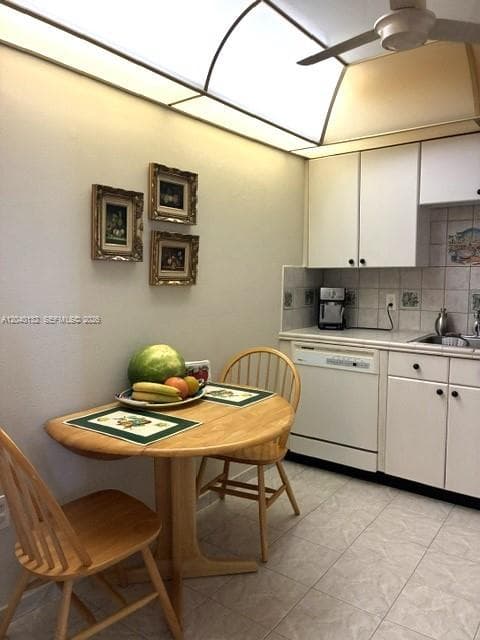 2500 NE 135th St C611 photo 16