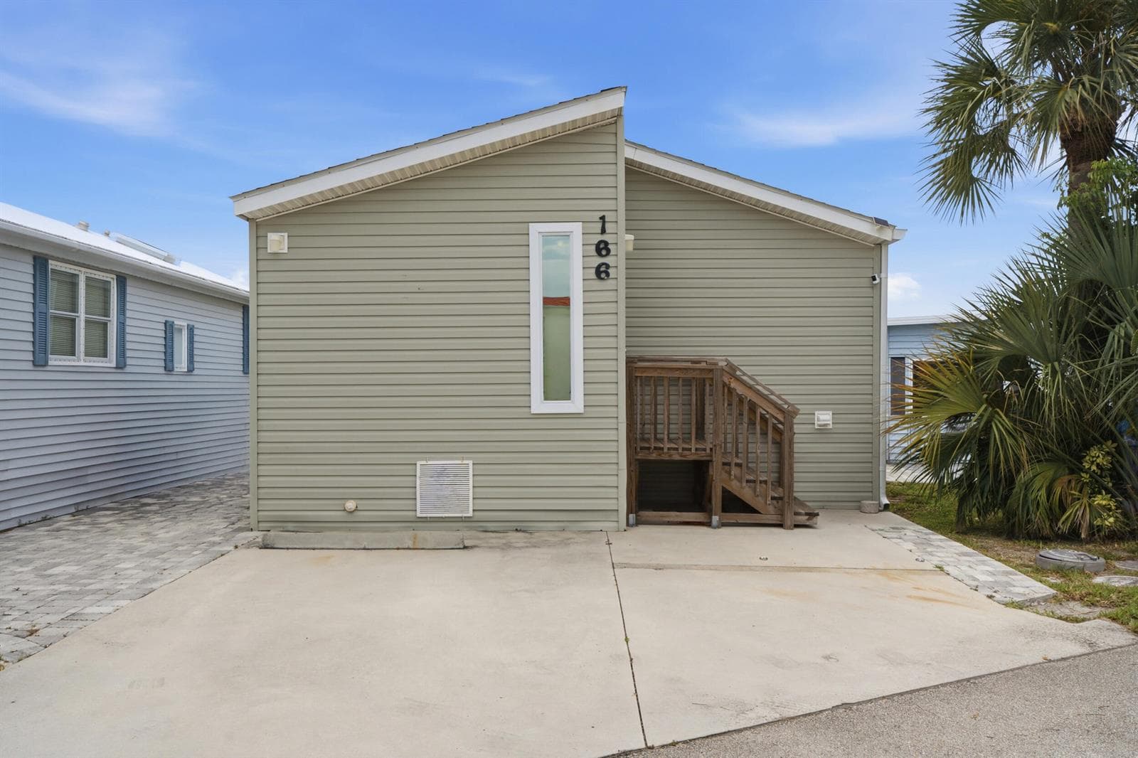 166 Nettles Boulevard photo 2
