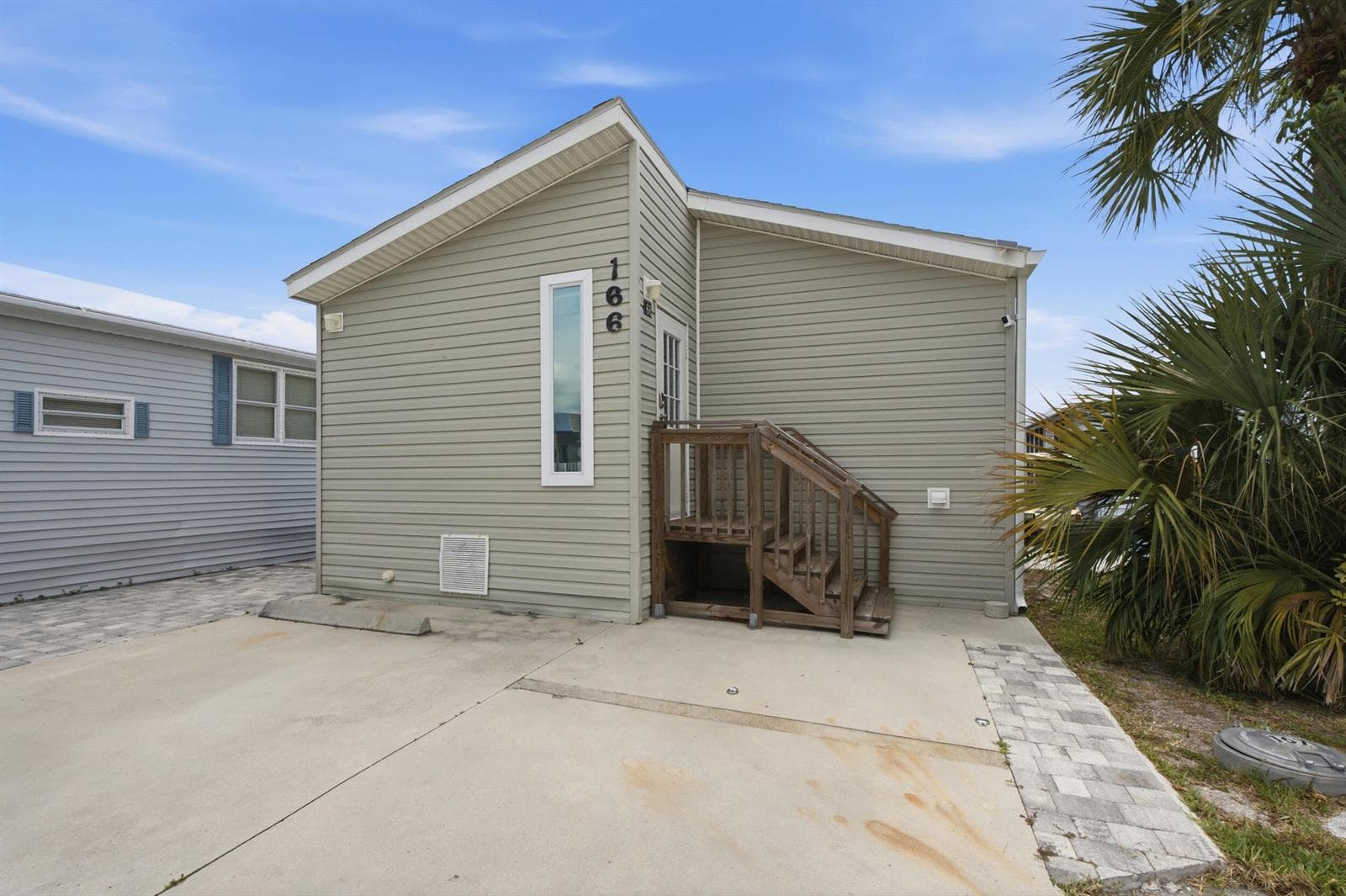 166 Nettles Boulevard photo 1