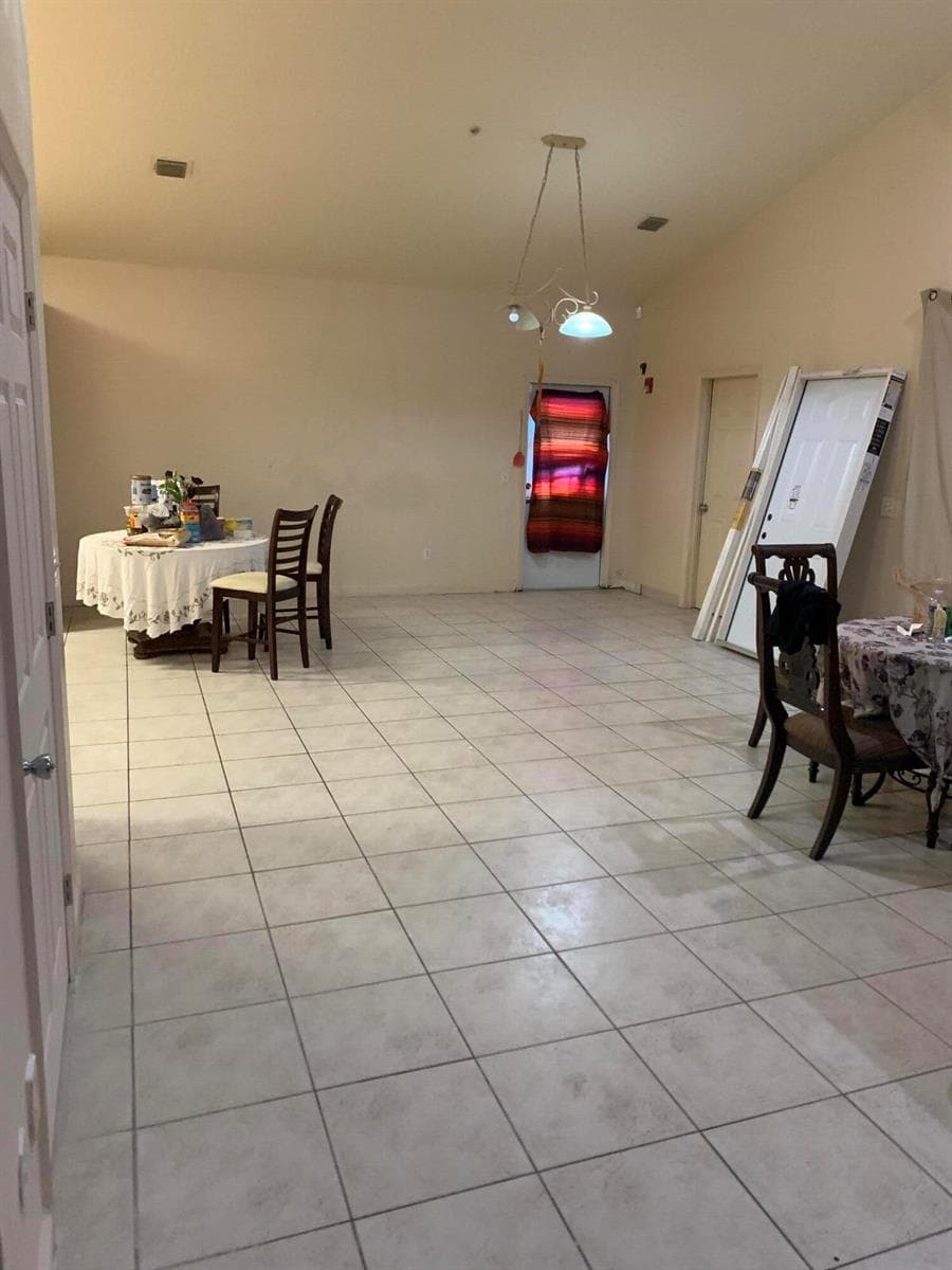 198 Sparrow Drive photo 3