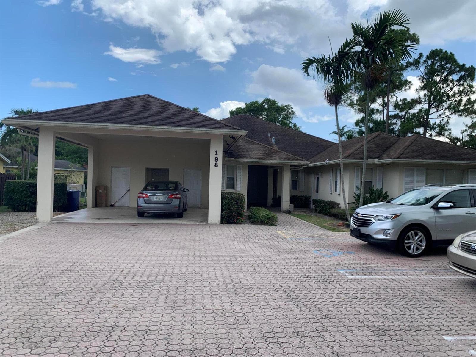 198 Sparrow Drive photo 1