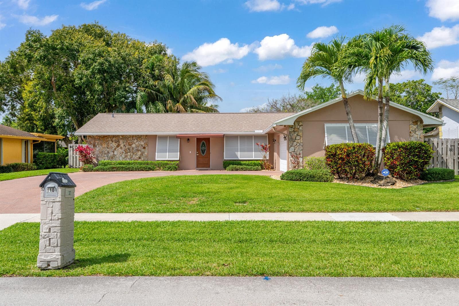 1101 Mystic Way photo 1