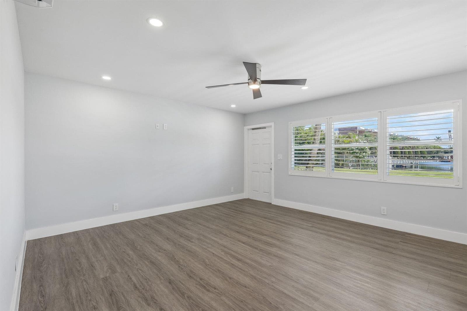 1850 S Ocean Drive 111 photo 16
