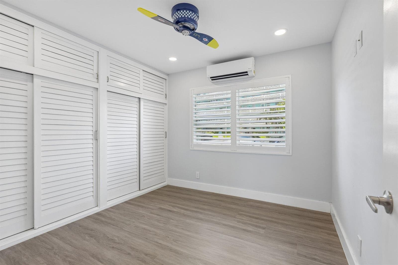 1850 S Ocean Drive 111 photo 22