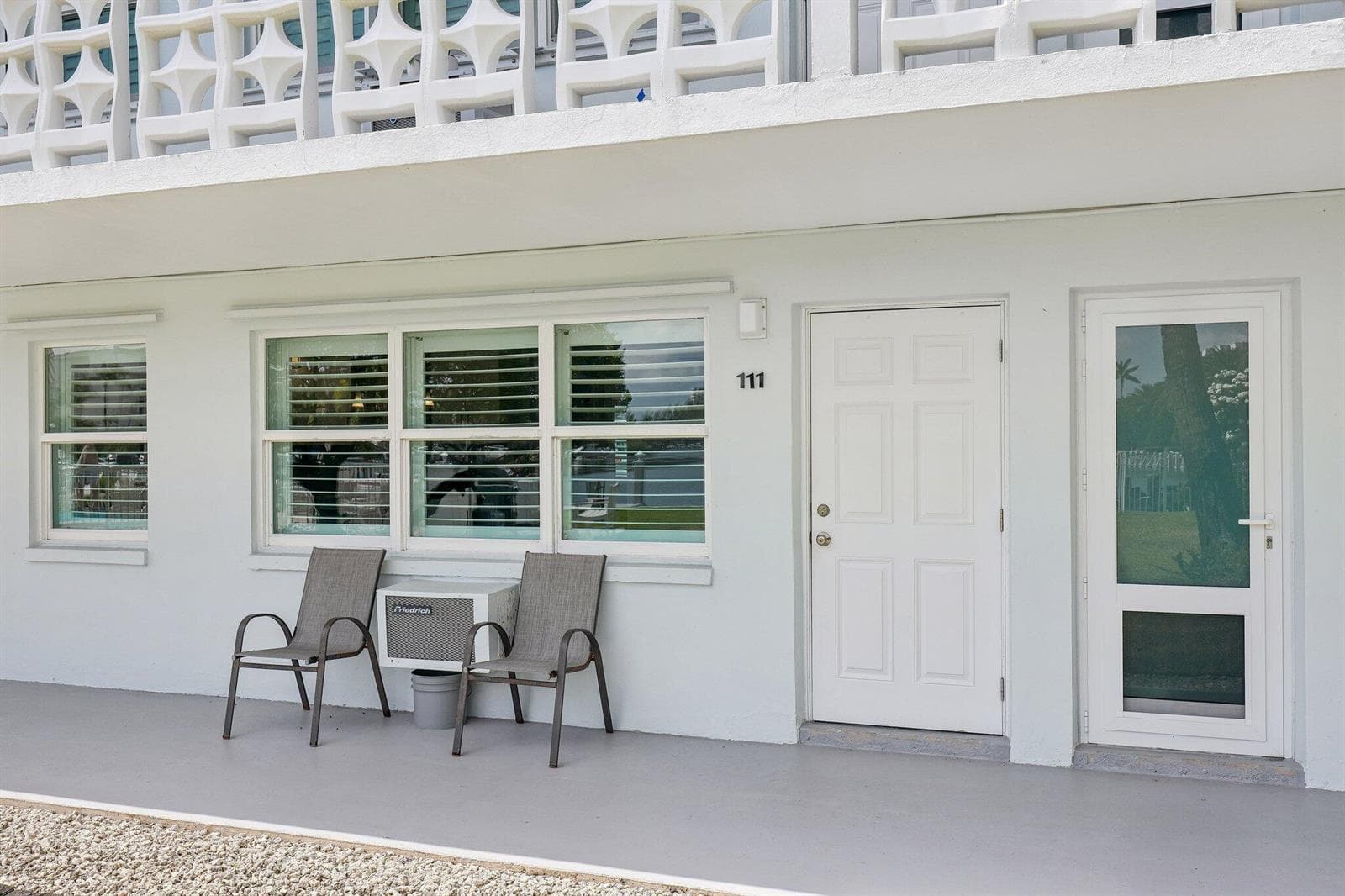 1850 S Ocean Drive 111 photo 5