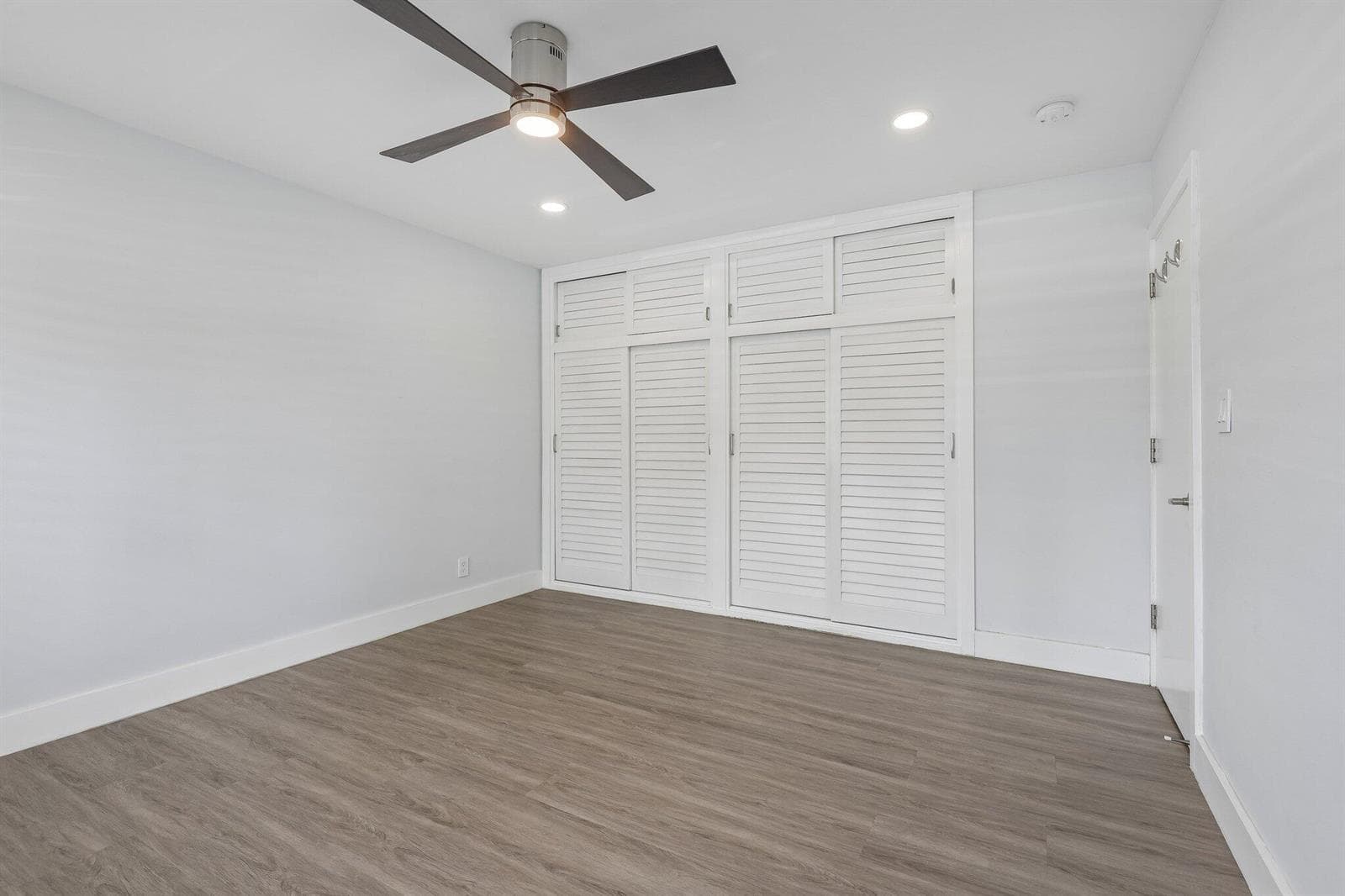 1850 S Ocean Drive 111 photo 20