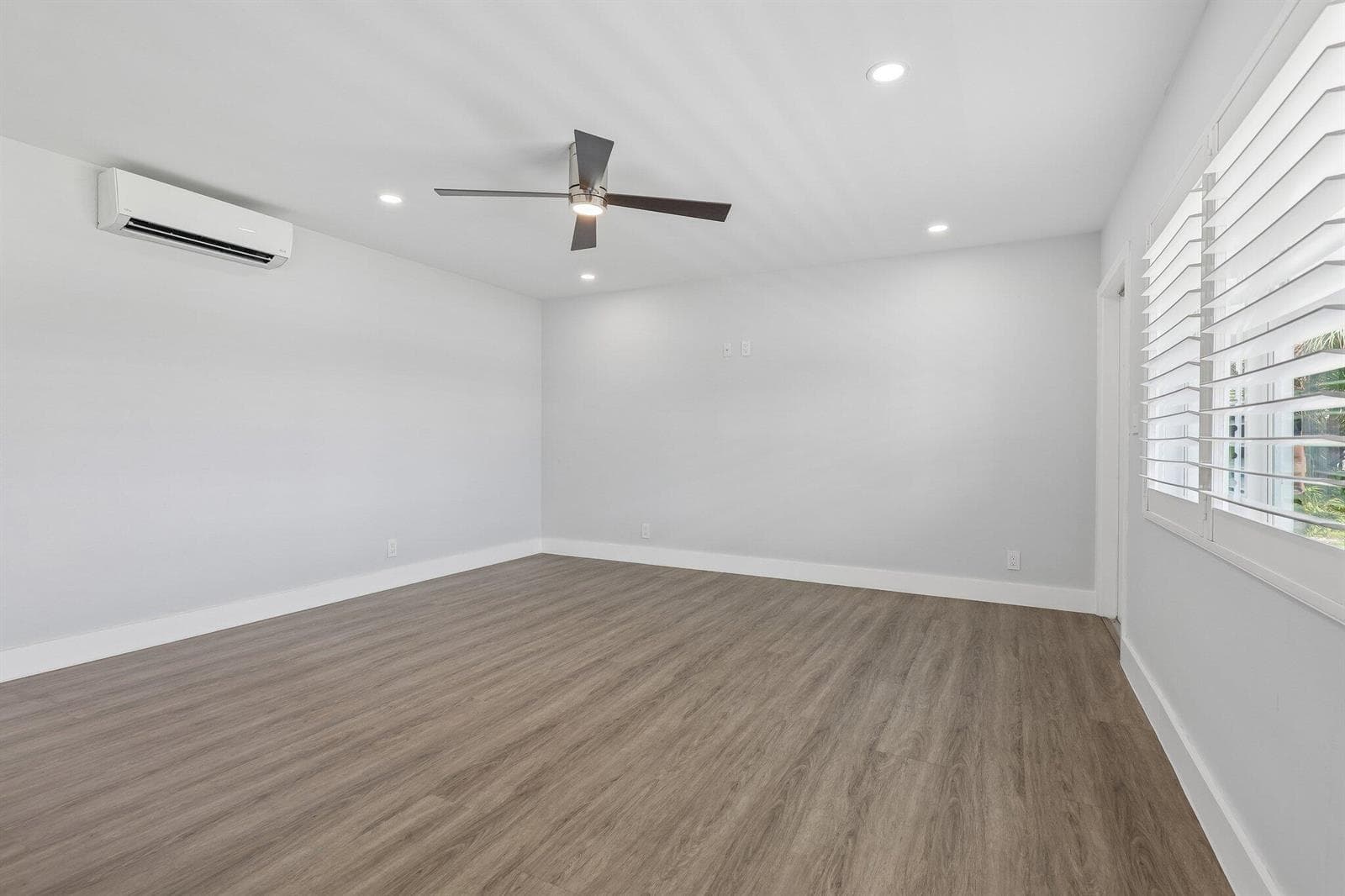 1850 S Ocean Drive 111 photo 15