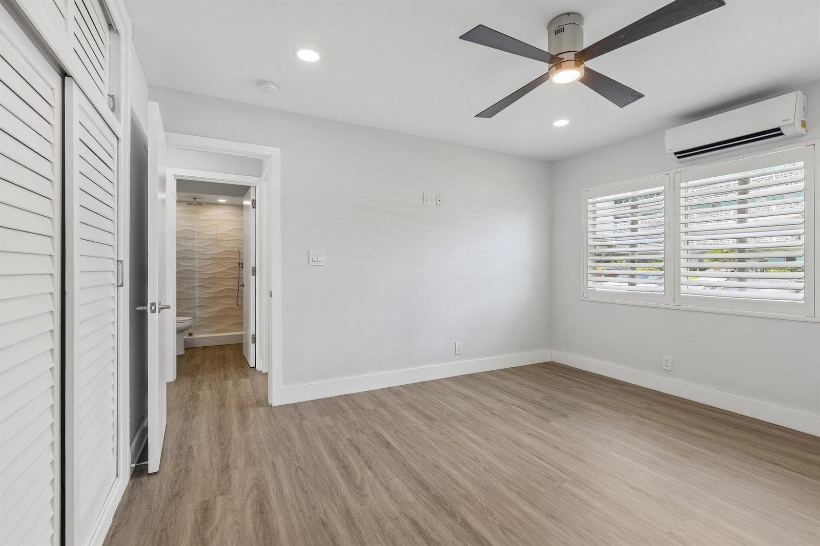 1850 S Ocean Drive 111 photo 19