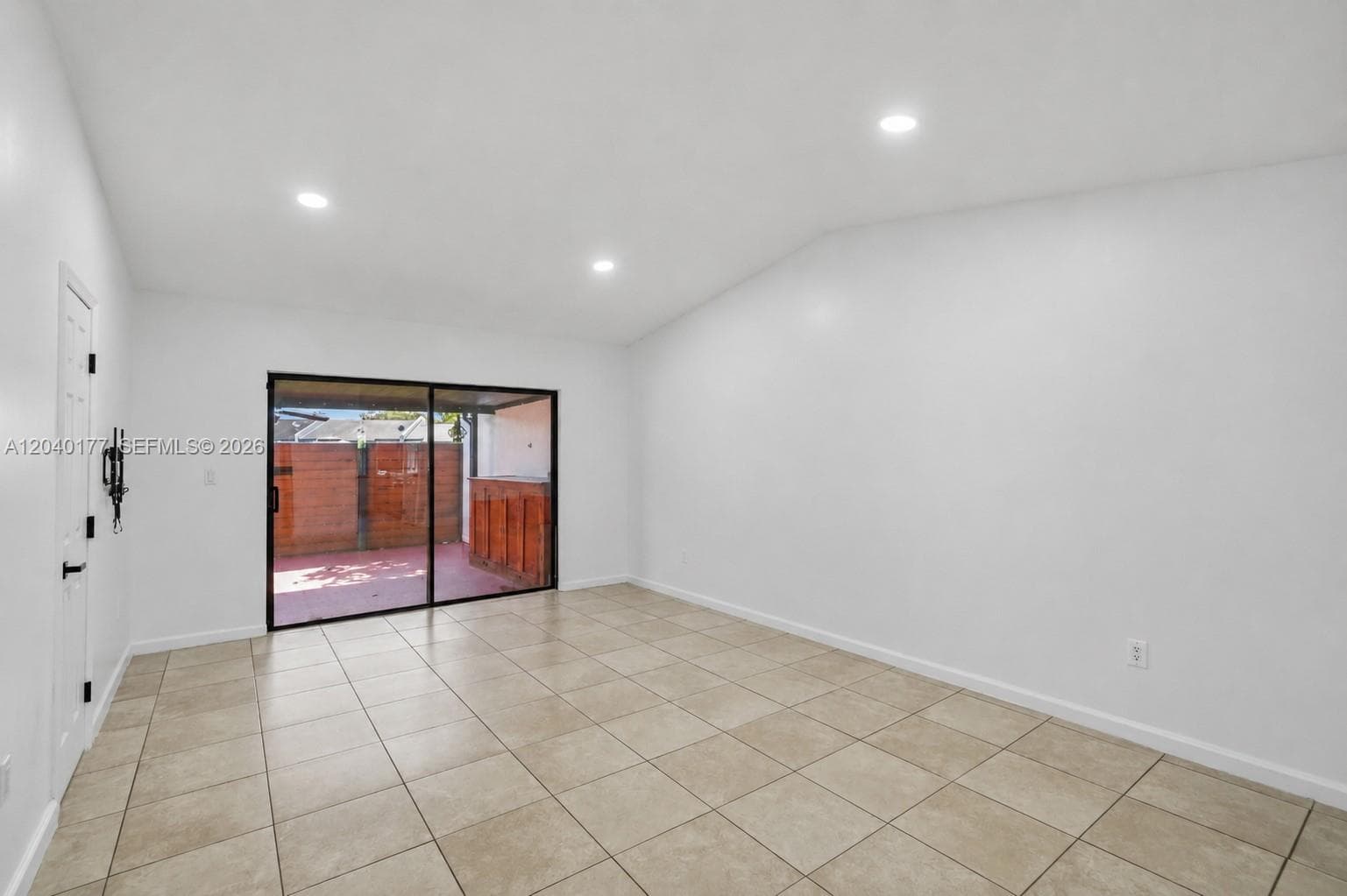 5113 SW 138th Ave Cir photo 4