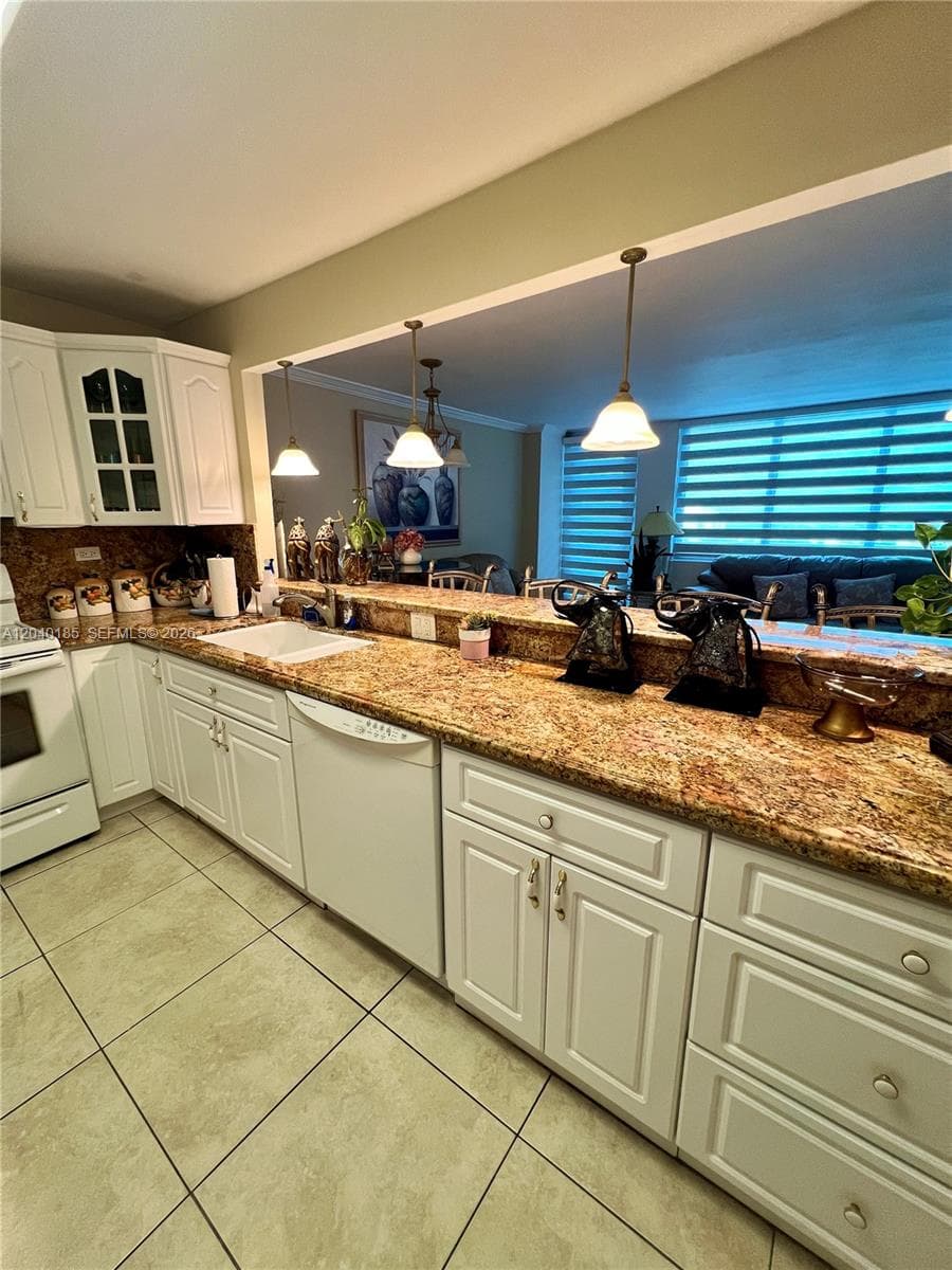 7135 Collins Ave 1523 photo 11