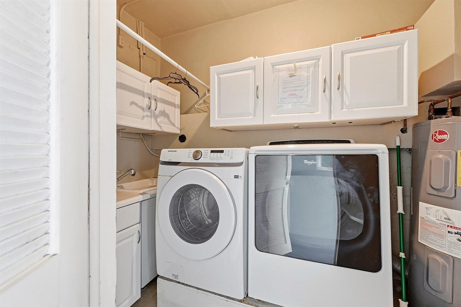 1201 S Riverside Drive 306 photo 22