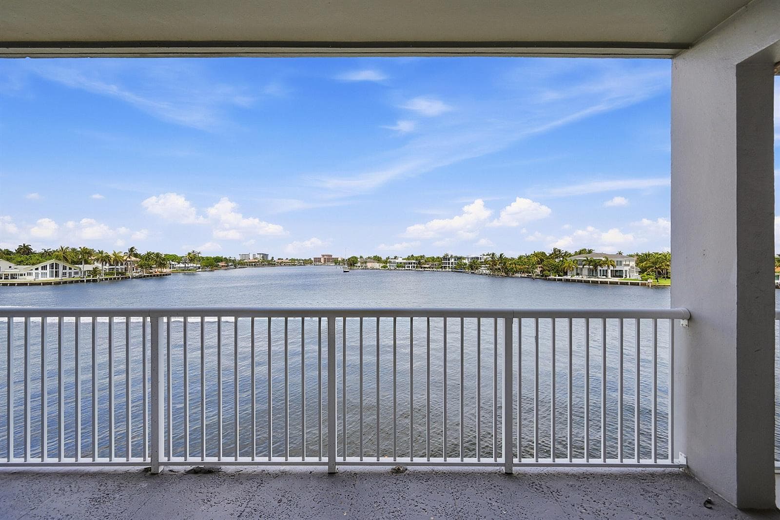 1201 S Riverside Drive 306 photo 1