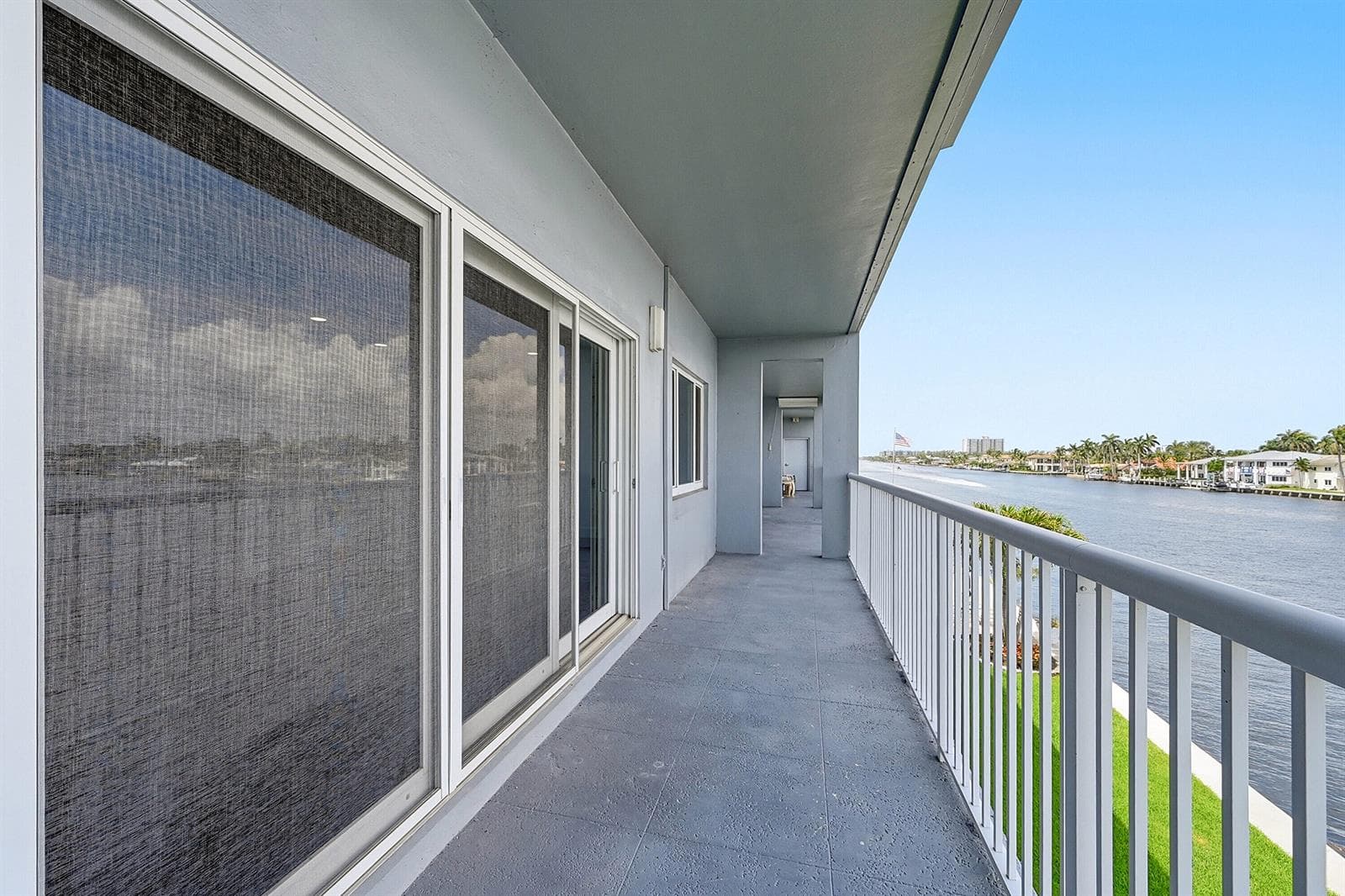 1201 S Riverside Drive 306 photo 25