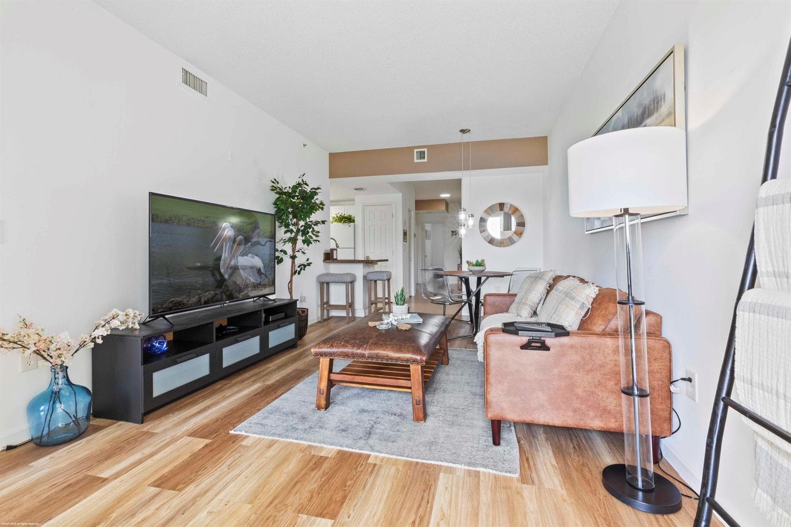 2060 Greenview Shores Boulevard 318 photo 3