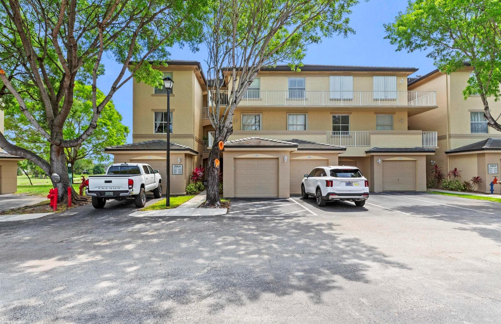 2060 Greenview Shores Boulevard 318 photo 1
