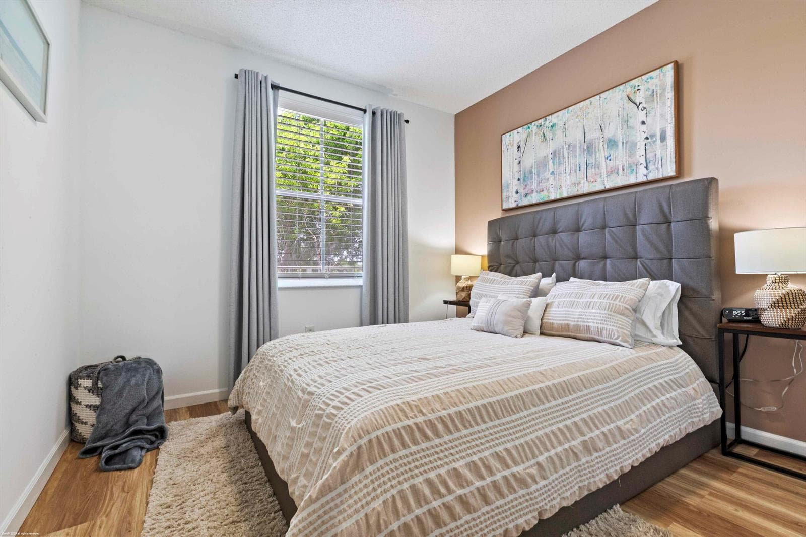 2060 Greenview Shores Boulevard 318 photo 10