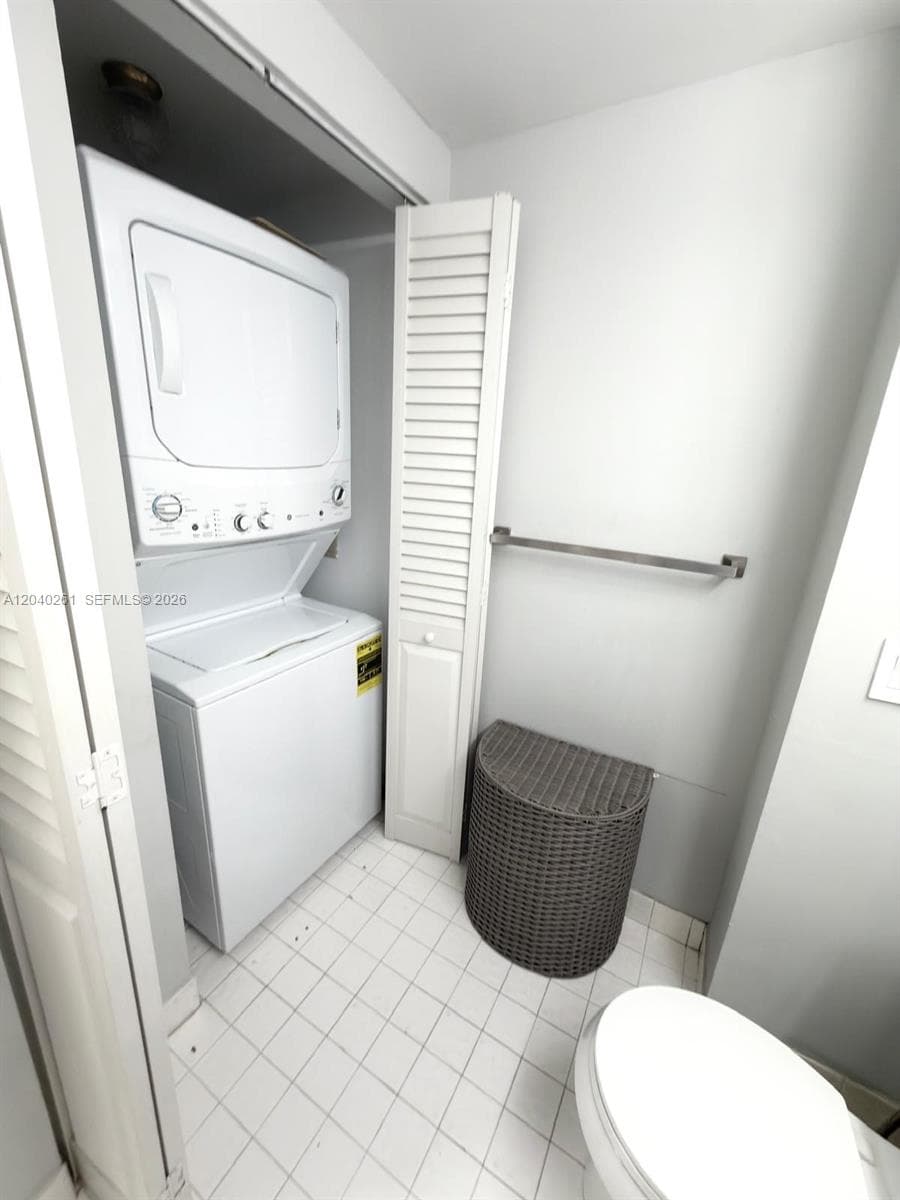 3610 Yacht Club Dr 215 photo 13