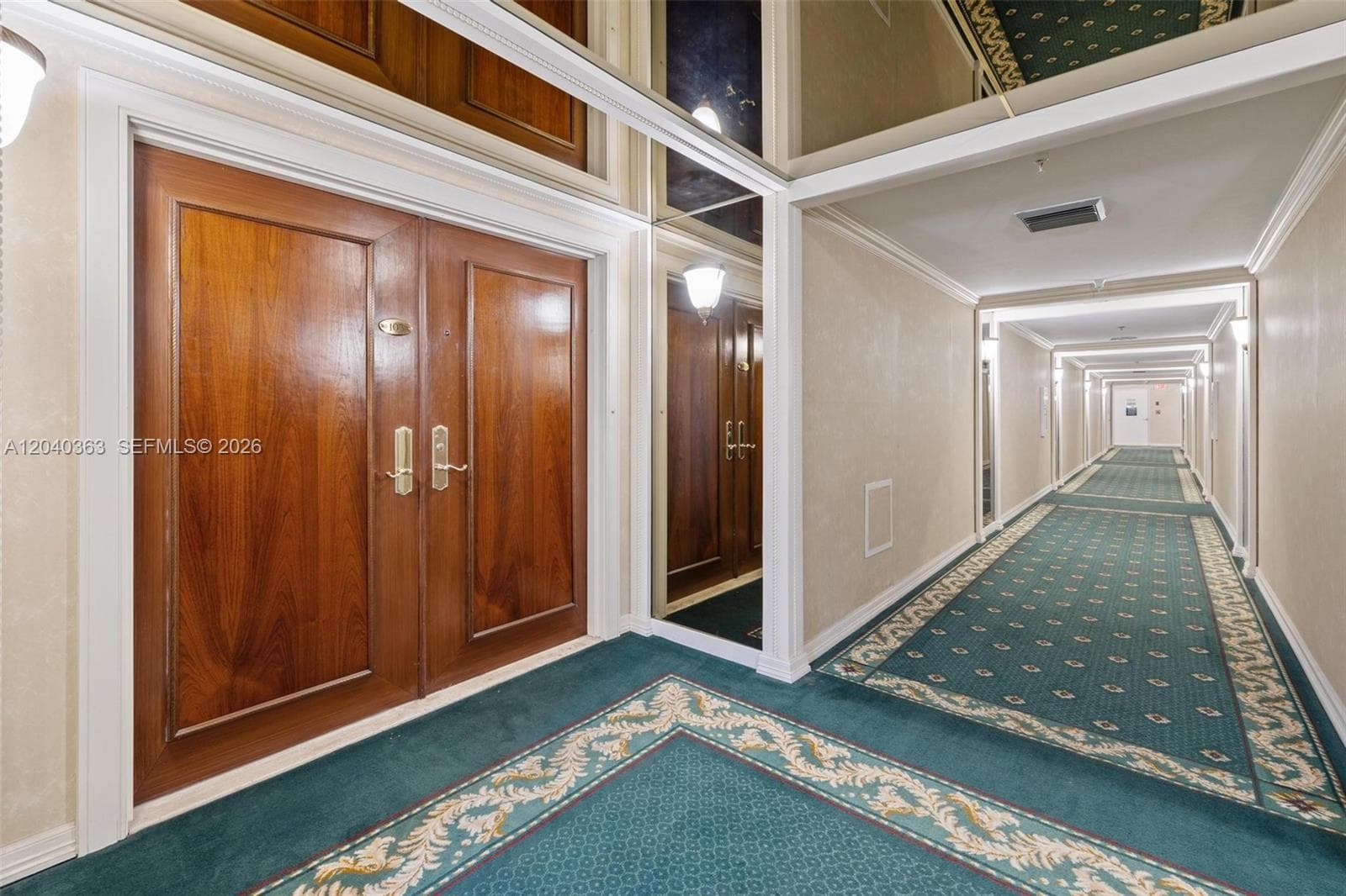 10175 Collins Ave 103 photo 3