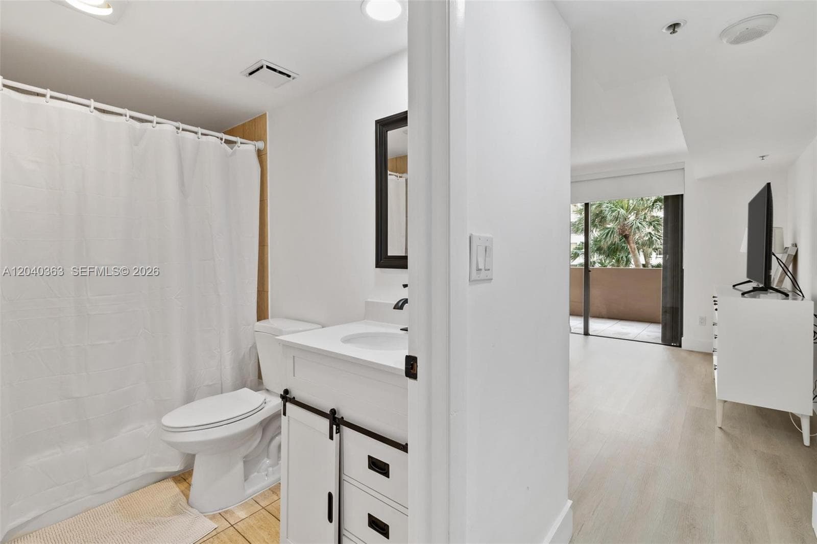 10175 Collins Ave 103 photo 18