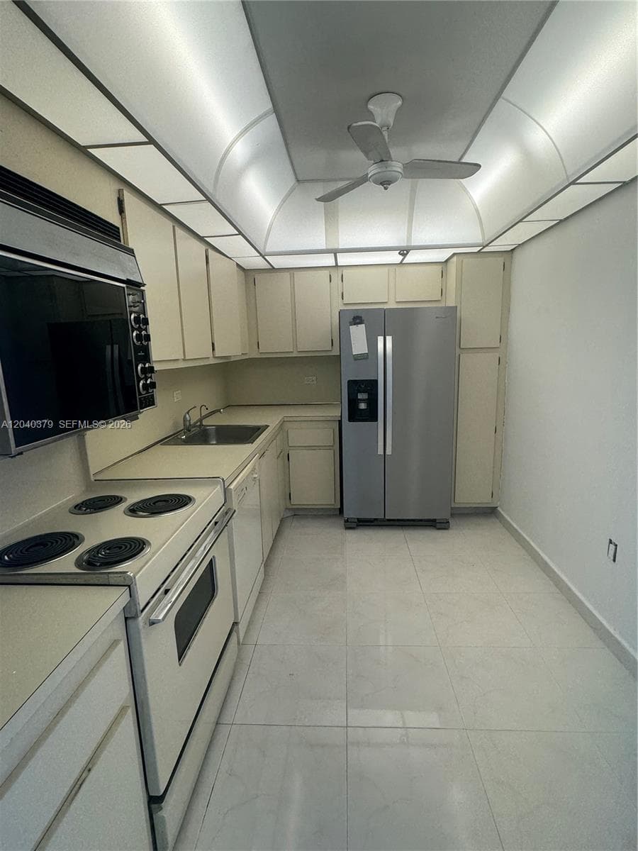 20505 E Country Club Dr 835 photo 16