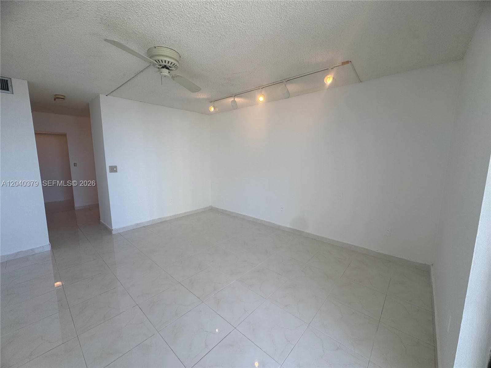 20505 E Country Club Dr 835 photo 12