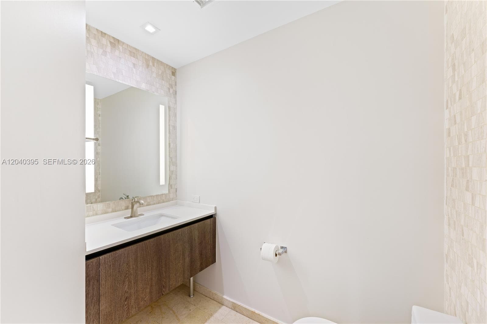 88 SW 7th St 712 photo 10