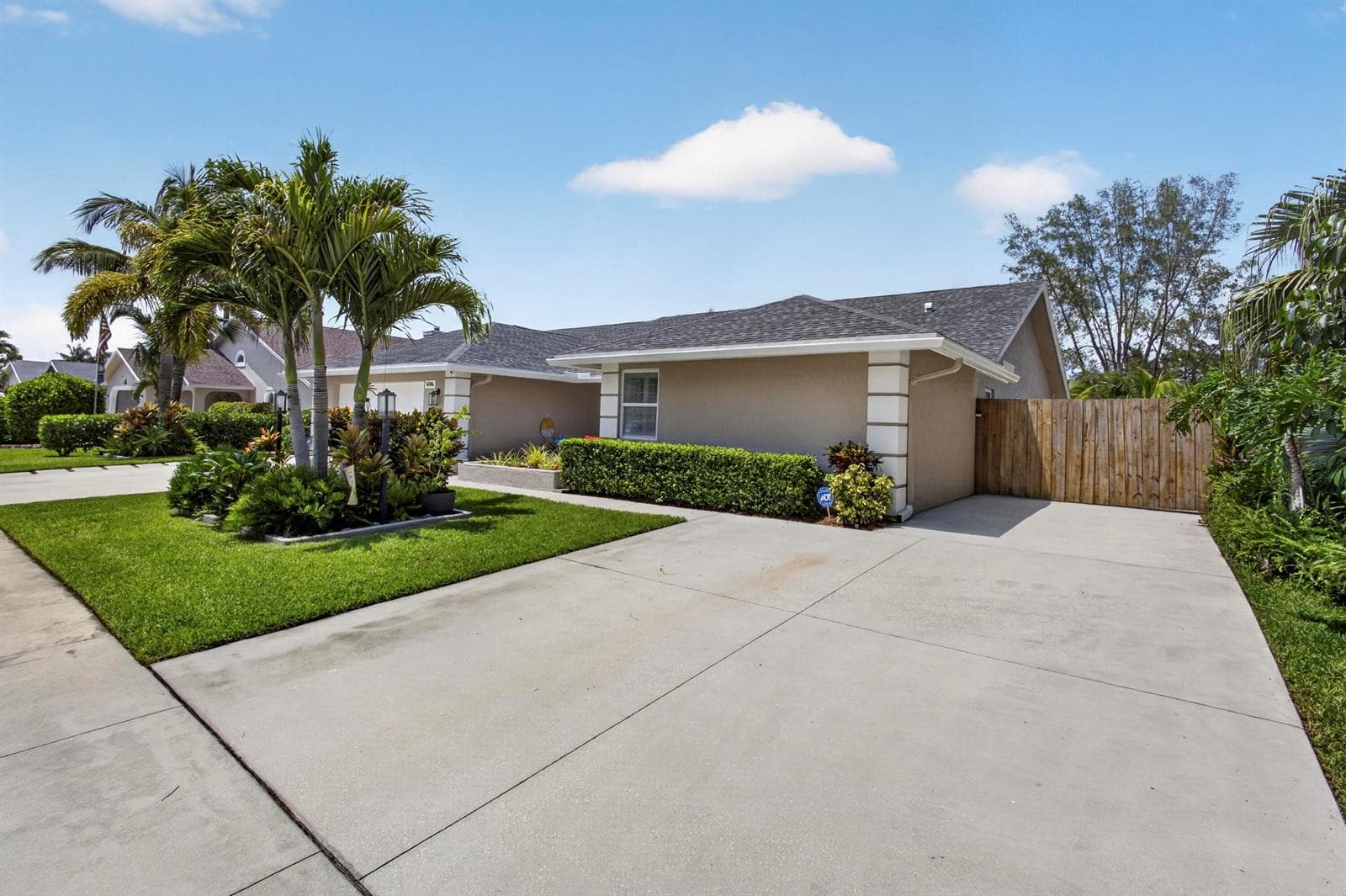 14184 Aster Avenue photo 2