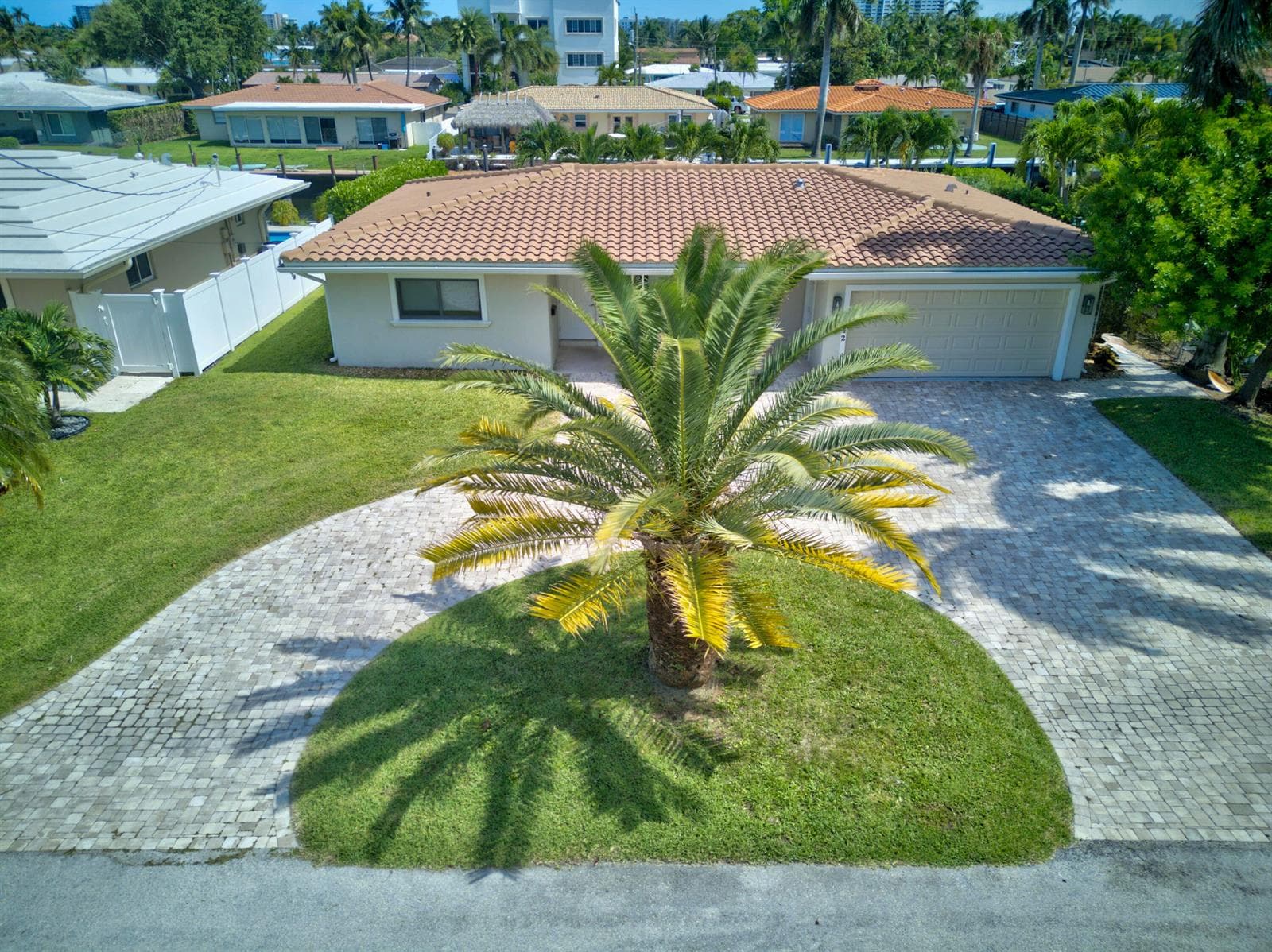 2542 SE 10th Street photo 1